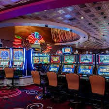 678MMR Myanmar ကစားသမားများ Baccarat Live Dealer ကတ်ဂိမ်း ကစားနေသောမြင်ကွင်း